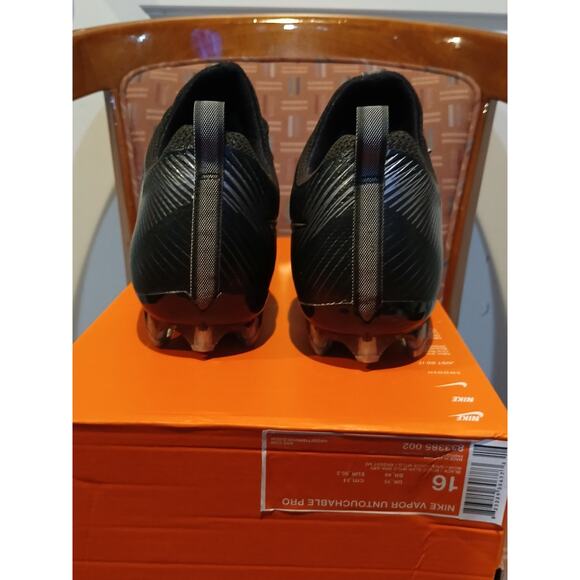 New Men's 16 Nike Vapor Untouchable Pro Black Metallic Gray Color Cleats - Picture 5 of 9